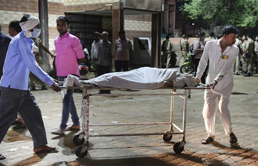 Vụ giẫm đạp tại Ấn Độ: Số người tụ tập cao gấp 3 lần mức độ cho phép - Ảnh 1. Vụ giẫm đạp tại Ấn Độ: Số người tụ tập cao gấp 3 lần mức độ cho phép - Ảnh 1.