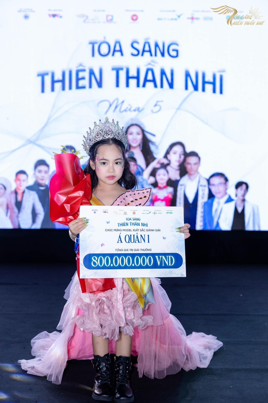 Quán quân “Tỏa sáng thiên thần nhí 2024” gọi tên Nguyễn Thảo Phương - Ảnh 4. Quán quân “Tỏa sáng thiên thần nhí 2024” gọi tên Nguyễn Thảo Phương - Ảnh 4.