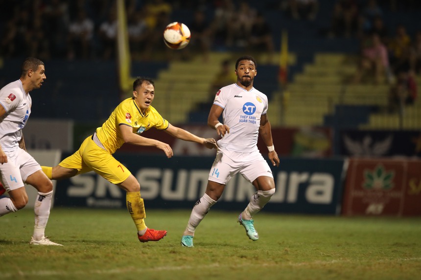 Vòng bán kết Cúp quốc gia Casper 2023/24: Rafaelson đưa Nam Định tới cú đúp vô địch? - Ảnh 1.