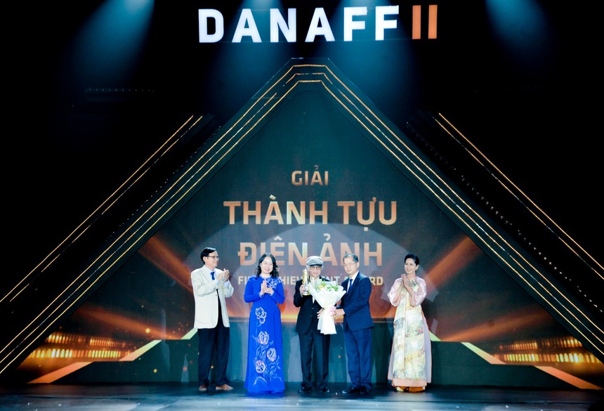 Khai mạc LHP châu Á Đà Nẵng: NSND Đặng Nhật Minh nhận giải Thành tựu điện ảnh - Ảnh 8.