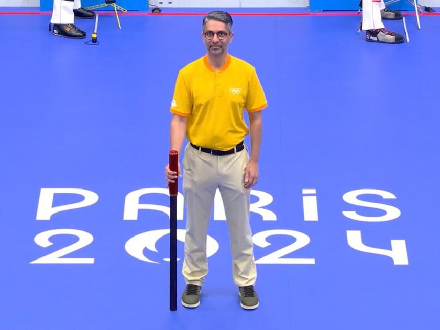 Bí ẩn cây gậy gỗ được sử dụng trước mỗi cuộc thi - Ảnh 1.