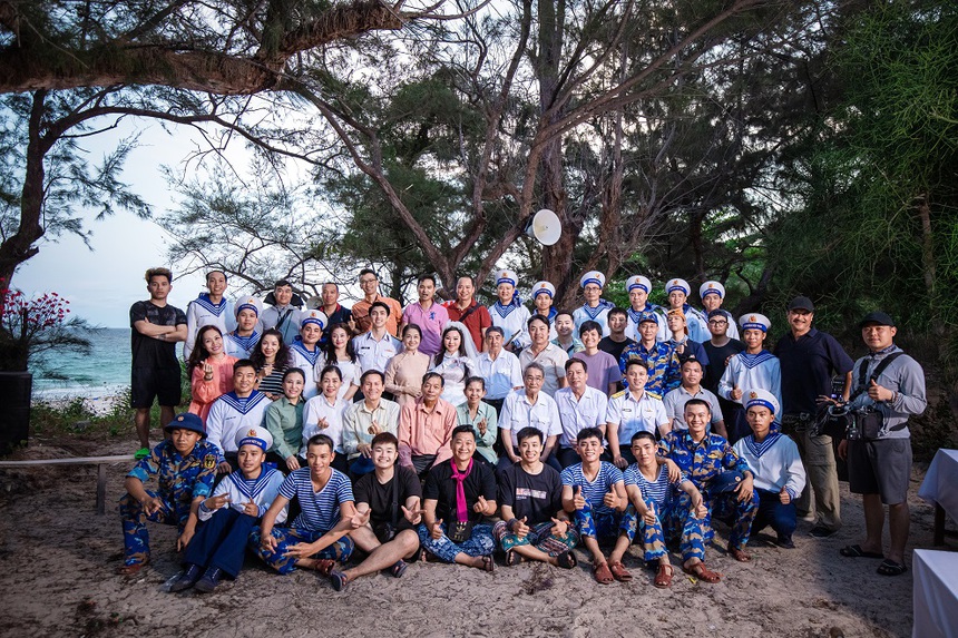 "Trường Sa – Bến bờ trong nhau": Phim ca nhạc đầy xúc động, tự hào của NSƯT Khánh Hoà - Ảnh 3.