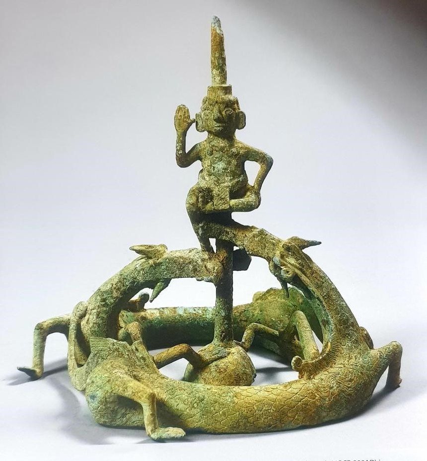 Tạo sáng thời Đông Sơn (kỳ 2): Mặt trăng - đèn trời và những cây đèn Đông Sơn huyền diệu - Ảnh 1.