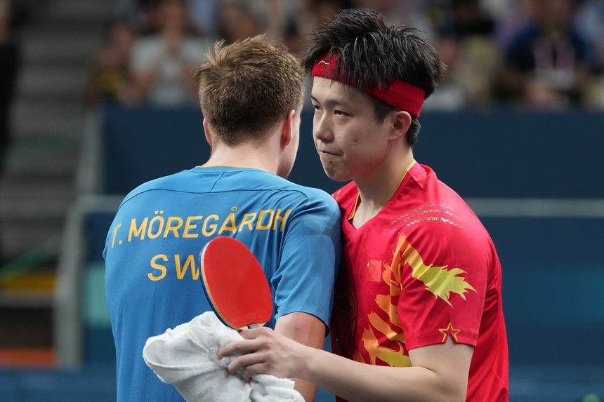 Tay vợt số 1 của Trung Quốc thua đối thủ kém 25 bậc sau sự cố hy hữu, lập kỷ lục buồn sau 32 năm ở Olympic - Ảnh 2.