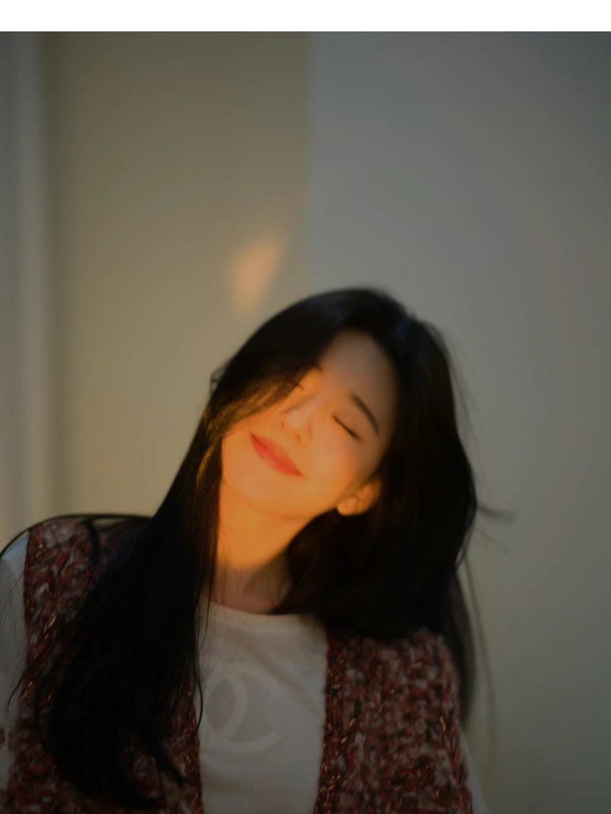 "Mỹ nhân xuyên không" Triệu Lộ Tư có khối tàn sản "khủng" cỡ nào? - Ảnh 1.