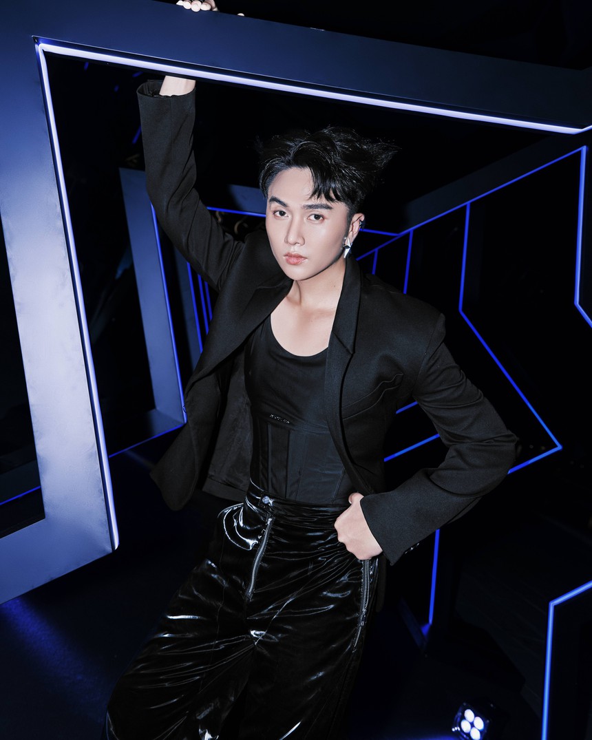 Châu Bùi, Dương Minh Đăng, Tú Hảo nổi bật tại sự kiện của nhà mốt Mugler - Ảnh 3. Châu Bùi, Dương Minh Đăng, Tú Hảo nổi bật tại sự kiện của nhà mốt Mugler - Ảnh 3.