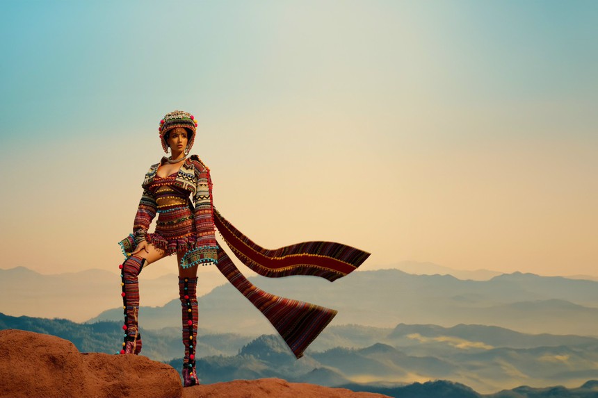 Lydie Vũ mang trang phục thổ cẩm Tây Bắc lên sân khấu Miss Supranational 2024 - Ảnh 1.