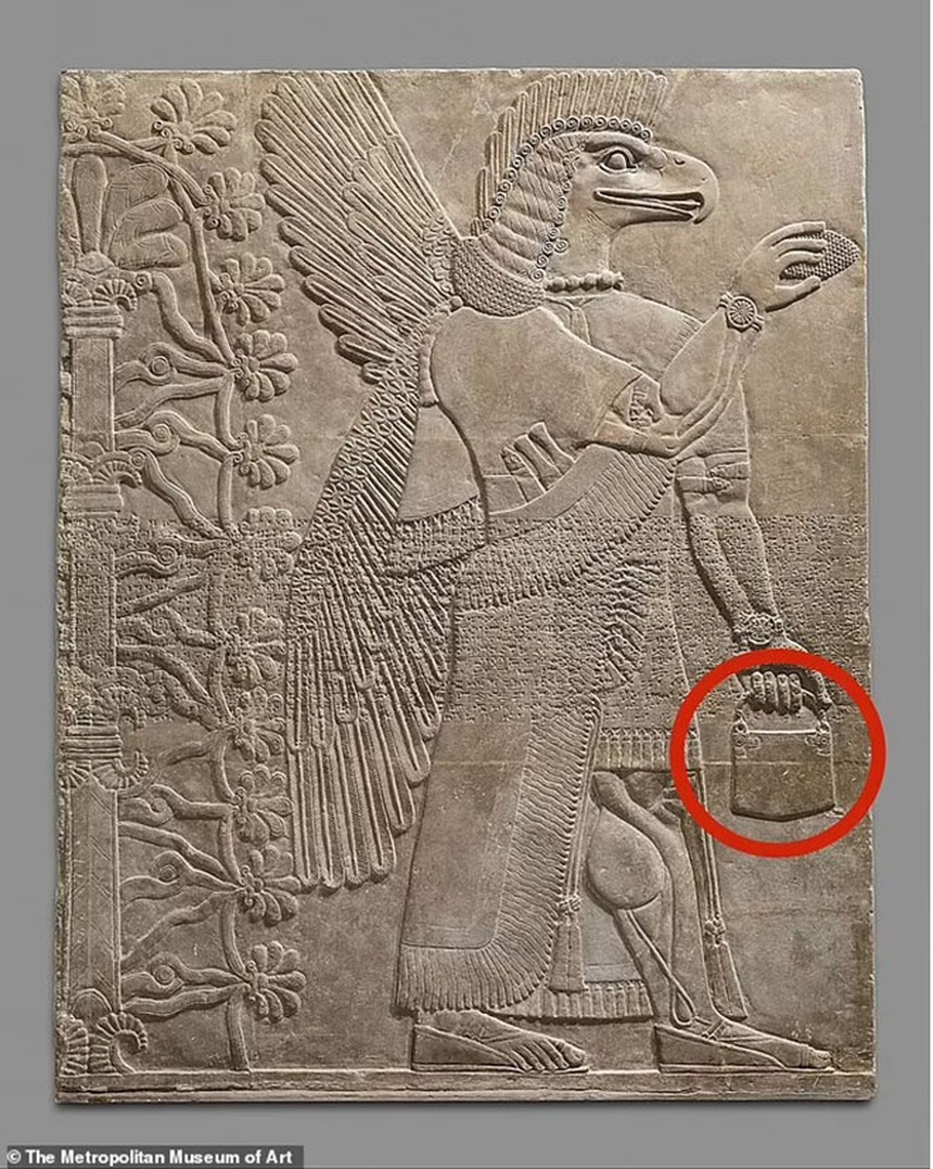 Những bức chạm khắc trên tường cổ cho thấy phụ nữ sử dụng túi xách cách đây 12.000 năm - Ảnh 3.