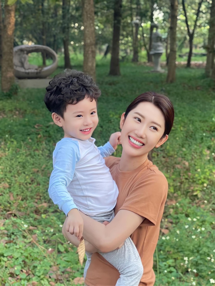 Thúy Ngân tiếp tục rơi nước mắt khi đóng cảnh sinh con trong phim "7 năm chưa cưới sẽ chia tay" - Ảnh 2.