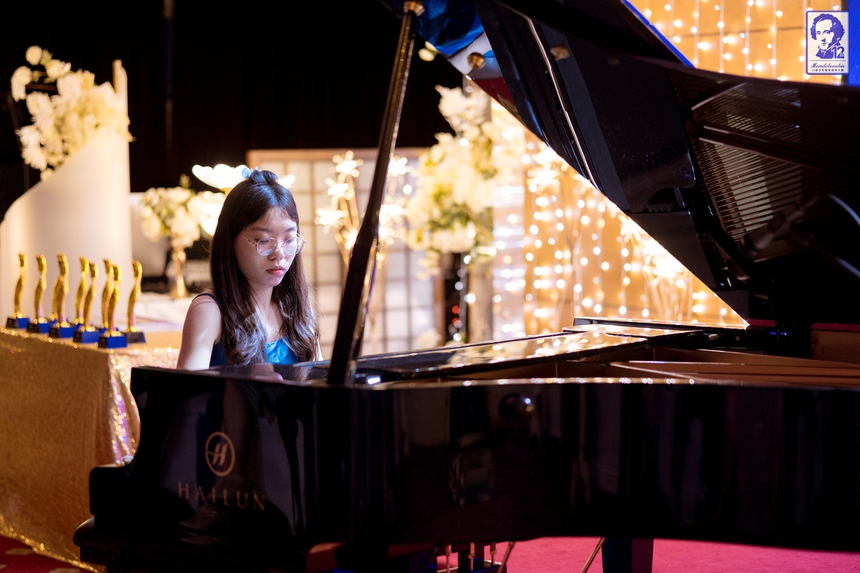 Phát hiện nhiều tài năng trẻ, vượt trội tại cuộc thi Piano Quốc tế Mendelssohn châu Á Thái Bình Dương - Ảnh 8. Phát hiện nhiều tài năng trẻ, vượt trội tại cuộc thi Piano Quốc tế Mendelssohn châu Á Thái Bình Dương - Ảnh 8.