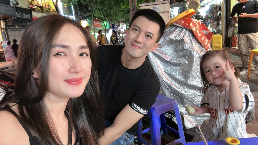 Hà Việt Dũng lần đầu đưa vợ lên sóng truyền hình - Ảnh 2.