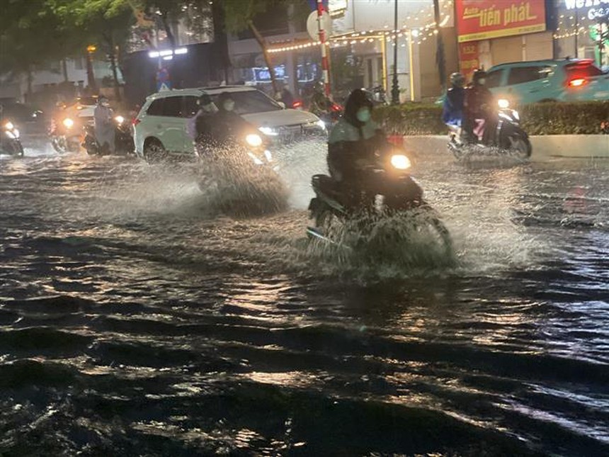 Thời tiết 5/7: Nhiều khu vực ngày nắng nóng, chiều tối có mưa - Ảnh 1.