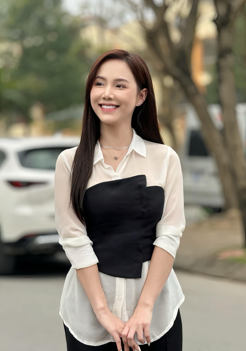 Diễn viên Minh Thu: Trên phim hóa mẹ bỉm 3 con, ngoài đời làm mẹ đơn thân, hạnh phúc bên bạn trai cùng nghề - Ảnh 4.