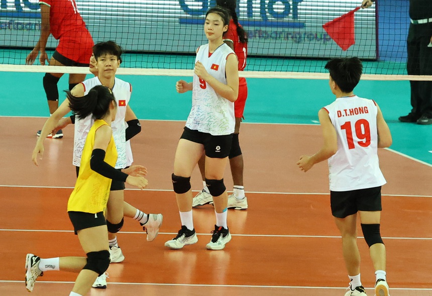 ‘Truyền nhân của Thanh Thúy’ và 'hiện tượng' Đặng Thị Hồng giúp đội bóng chuyền Việt Nam thắng 3-0 ở giải đấu lớn - Ảnh 3.