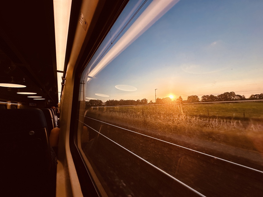 EURO trên từng cây số: Trên những chuyến tàu dọc ngang nước Đức - Ảnh 3.