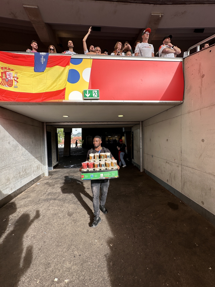 CĐV tại EURO 2024: 'Họ làm gì khi trận đấu diễn ra' - Ảnh 7.