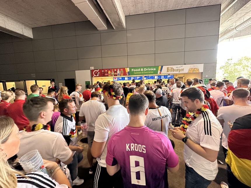 CĐV tại EURO 2024: 'Họ làm gì khi trận đấu diễn ra' - Ảnh 14.