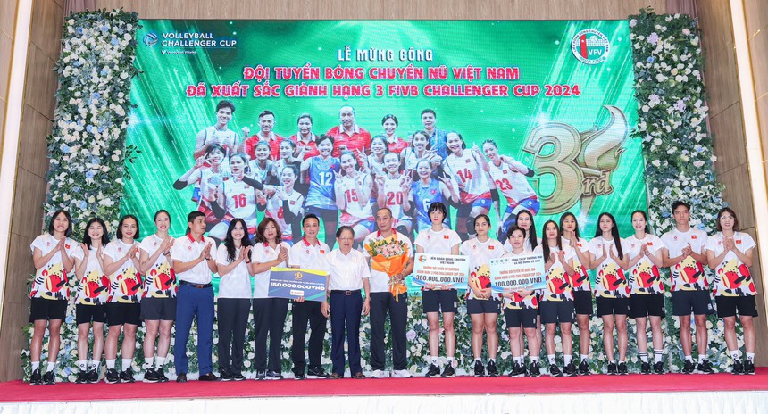 Bóng chuyền nữ Việt Nam được thưởng lớn nhờ thành tích HCĐ FIVB Challenger Cup 2024 - Ảnh 2. Bóng chuyền nữ Việt Nam được thưởng lớn nhờ thành tích HCĐ FIVB Challenger Cup 2024 - Ảnh 2.