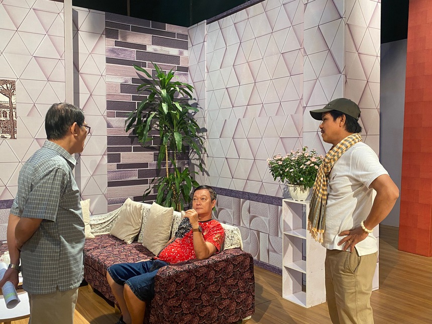 Nghệ sĩ với EURO - Đạo diễn Hoàng Duẩn: "Sân bóng cũng là sân khấu của các cầu thủ" - Ảnh 4. Nghệ sĩ với EURO - Đạo diễn Hoàng Duẩn: "Sân bóng cũng là sân khấu của các cầu thủ" - Ảnh 4.