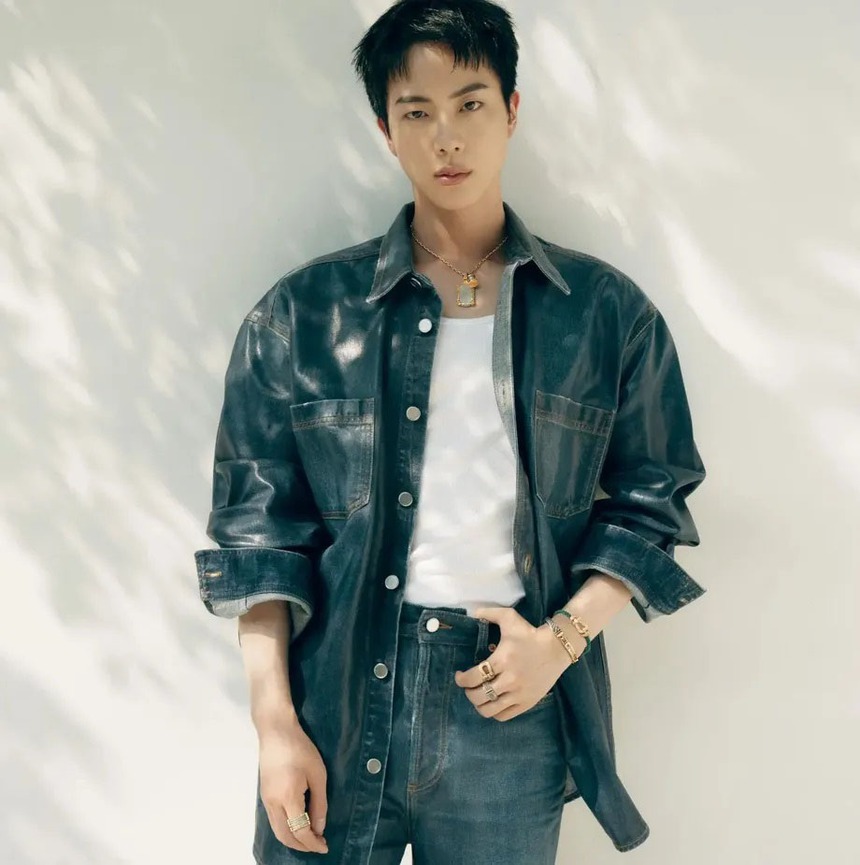 Đồ trang sức xa xỉ của Fred bán hết chỉ vài giờ sau khi Jin BTS trở thành đại sứ - Ảnh 2.