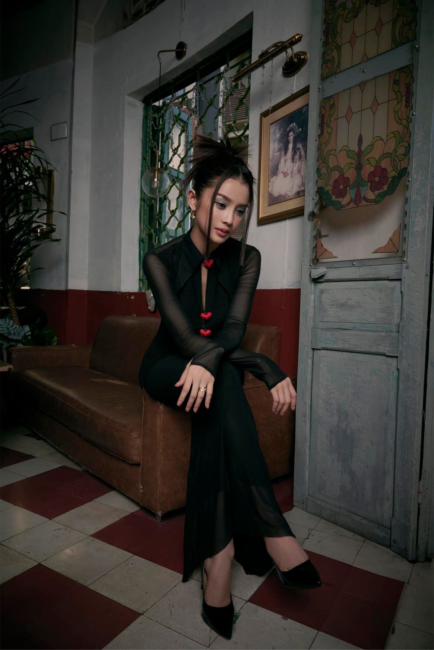 Phong cách sành điệu của bạn gái Doãn Quốc Đam trong 'Mình yêu nhau bình yên thôi' - Ảnh 7. Phong cách sành điệu của bạn gái Doãn Quốc Đam trong 'Mình yêu nhau bình yên thôi' - Ảnh 7.