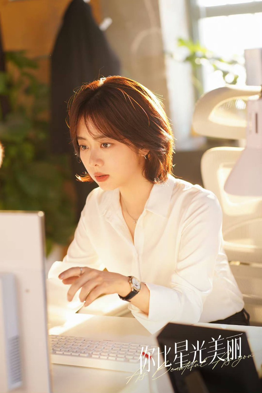 Đàm Tùng Vận: "Nữ đại gia" tạo được nét riêng trong C-biz - Ảnh 2.