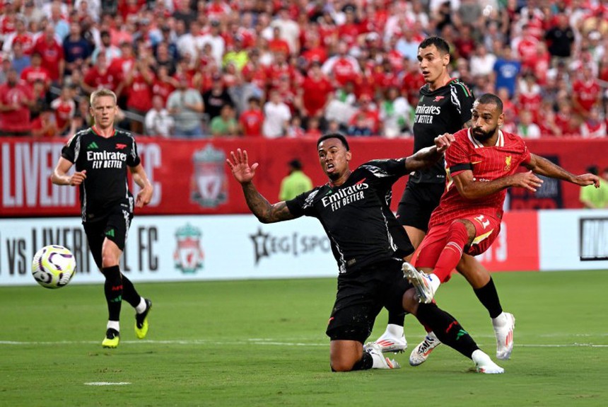 Rượt đuổi 3 bàn, Liverpool đánh bại Arsenal nhờ màn tỏa sáng của Salah - Ảnh 1. Rượt đuổi 3 bàn, Liverpool đánh bại Arsenal nhờ màn tỏa sáng của Salah - Ảnh 1.