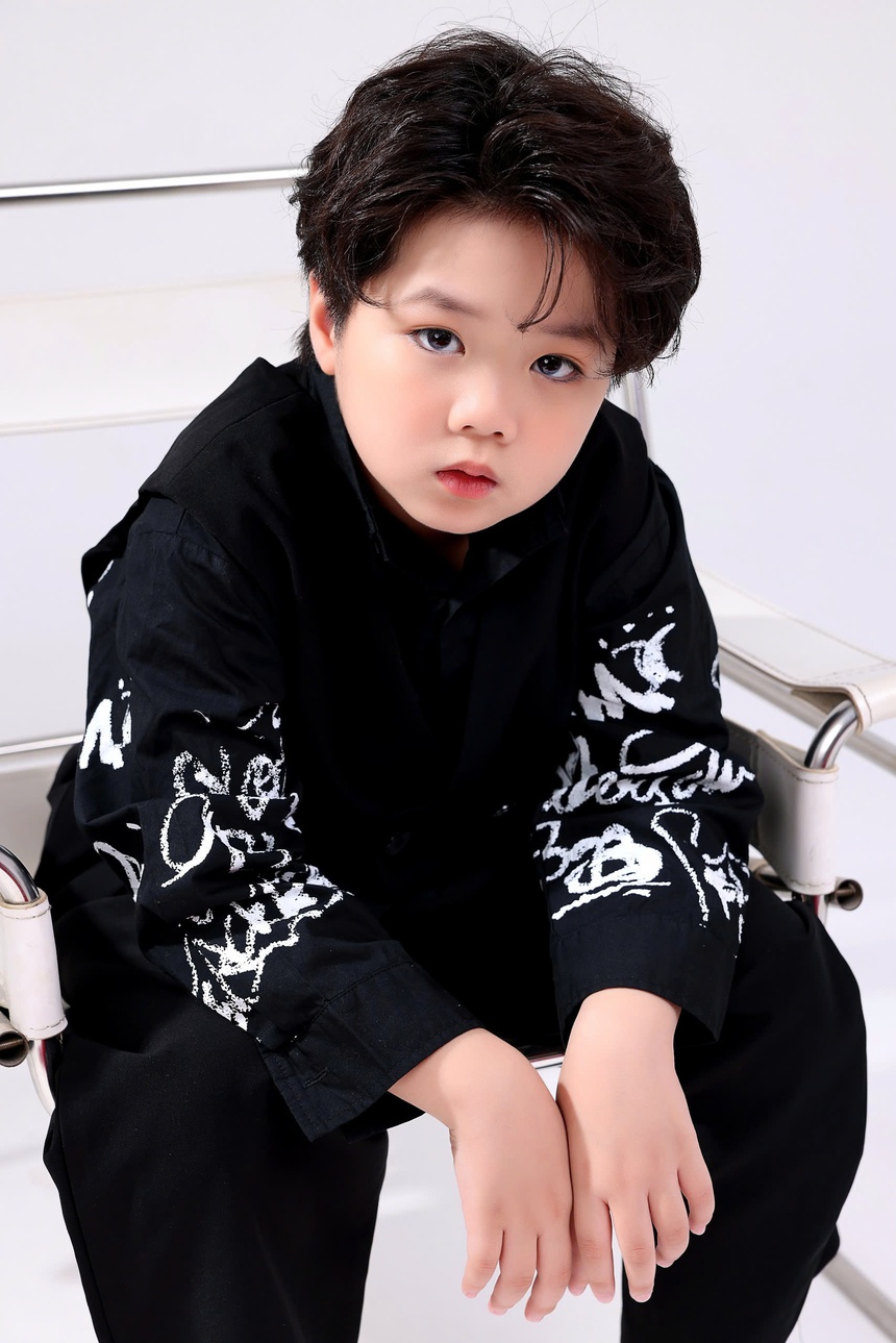 Hoàng Diệp - Gia Nghĩa "phủ sóng" phim giờ vàng, biểu cảm dễ thương trong bộ ảnh Trung thu - Ảnh 9. Hoàng Diệp - Gia Nghĩa "phủ sóng" phim giờ vàng, biểu cảm dễ thương trong bộ ảnh Trung thu - Ảnh 9.