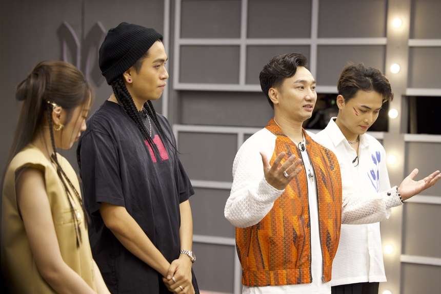 MC Thành Trung gây chú ý khi dừng chân tại "Anh trai vượt ngàn chông gai" - Ảnh 3. MC Thành Trung gây chú ý khi dừng chân tại "Anh trai vượt ngàn chông gai" - Ảnh 3.
