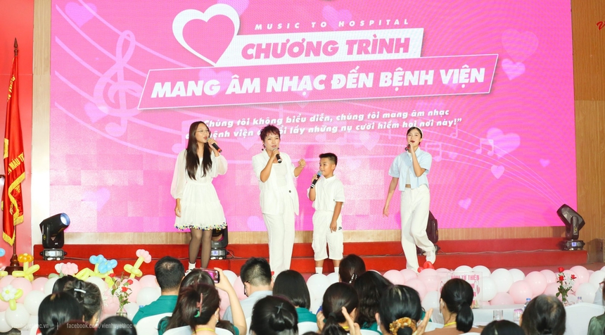 "Mang âm nhạc đến bệnh viện" chính thức trở lại - Ảnh 1.