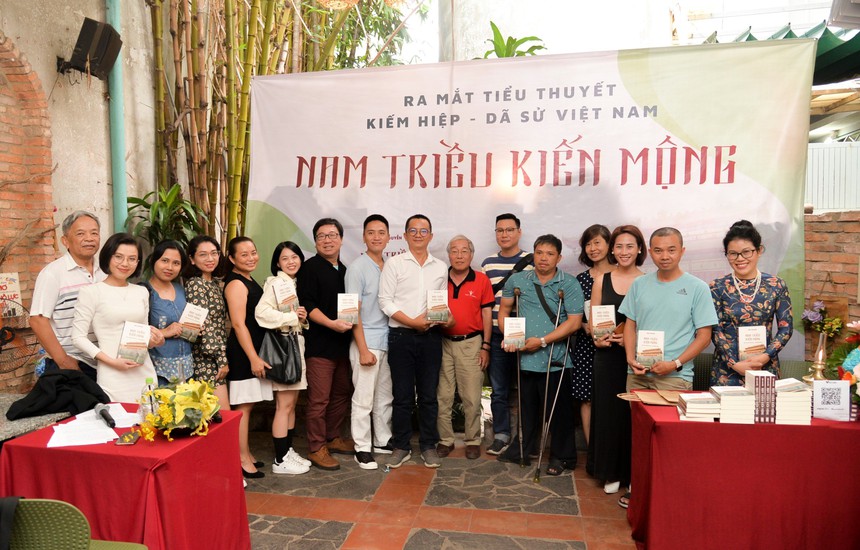 Nhà văn Bửu Nguyễn: "Tinh thần võ đạo Việt Nam là tôn vinh cái tốt và diệt ác" - Ảnh 4.