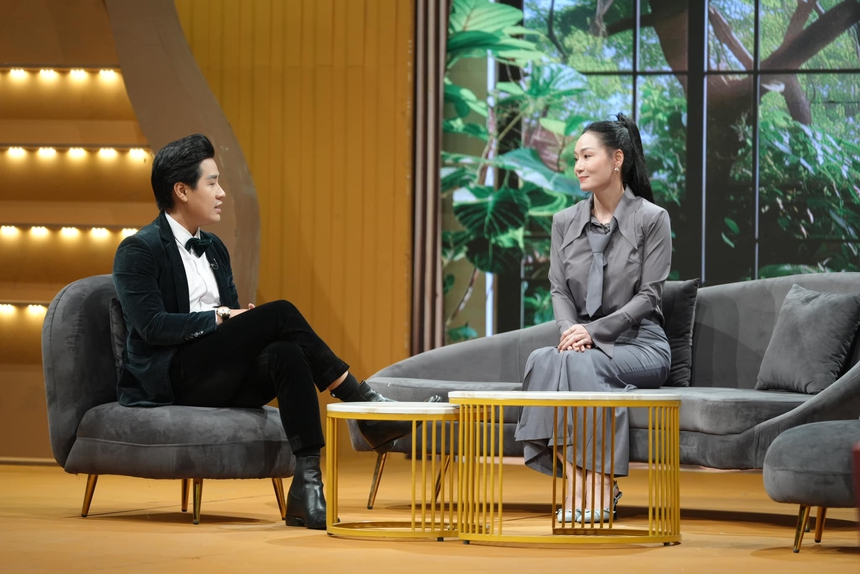 Nữ diễn viên khiến bạn diễn nam phải kê gạch khi đóng chung, giờ chuyên vai người mẹ là ai? - Ảnh 1. Nữ diễn viên khiến bạn diễn nam phải kê gạch khi đóng chung, giờ chuyên vai người mẹ là ai? - Ảnh 1.