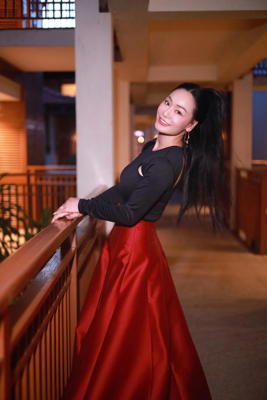 Nữ diễn viên khiến bạn diễn nam phải kê gạch khi đóng chung, giờ chuyên vai người mẹ là ai? - Ảnh 3. Nữ diễn viên khiến bạn diễn nam phải kê gạch khi đóng chung, giờ chuyên vai người mẹ là ai? - Ảnh 3.