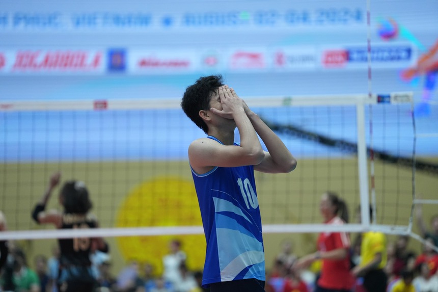 Bích Tuyền còn yếu về kỹ năng đỡ bước 1 và phòng ngự hàng sau Bích Tuyền còn yếu về kỹ năng đỡ bước 1 và phòng ngự hàng sau