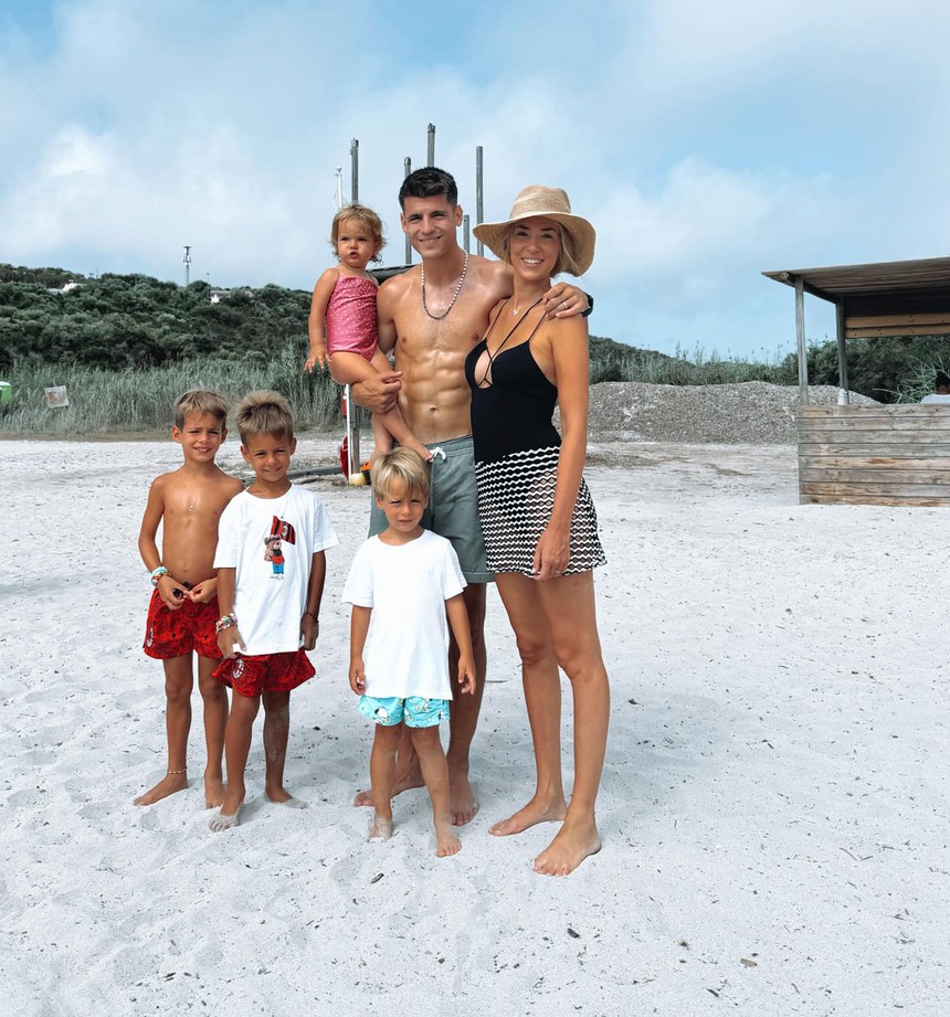 Nhà vô địch EURO Alvaro Morata bất ngờ thông báo ly hôn, vợ người mẫu ám chỉ lý do đổ vỡ - Ảnh 5. Nhà vô địch EURO Alvaro Morata bất ngờ thông báo ly hôn, vợ người mẫu ám chỉ lý do đổ vỡ - Ảnh 5.