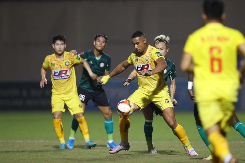 Chuyển nhượng bóng đá Việt hôm nay 14/8: CAHN lại chiêu mộ ngôi sao của Bình Định, lý do Văn Lâm xuống chơi ở giải hạng Nhất - Ảnh 2. Chuyển nhượng bóng đá Việt hôm nay 14/8: CAHN lại chiêu mộ ngôi sao của Bình Định, lý do Văn Lâm xuống chơi ở giải hạng Nhất - Ảnh 2.