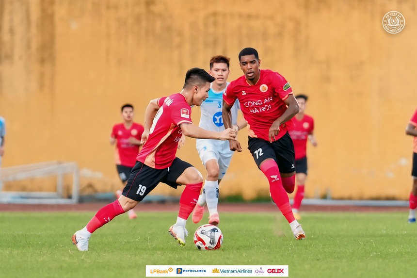 Thị trường chuyển nhượng V-League 2024/25: CAHN vẫn... "bạo chi" nhất - Ảnh 1.