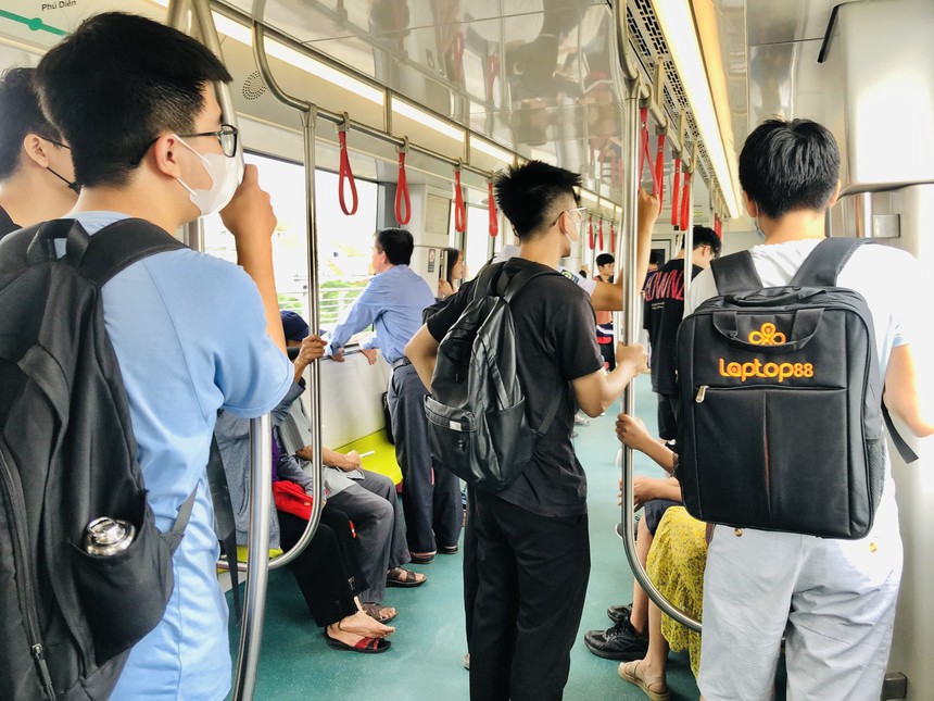 Tuyến đường sắt đô thị Nhổn - ga Hà Nội hút hành khách trẻ - Ảnh 2. Tuyến đường sắt đô thị Nhổn - ga Hà Nội hút hành khách trẻ - Ảnh 2.