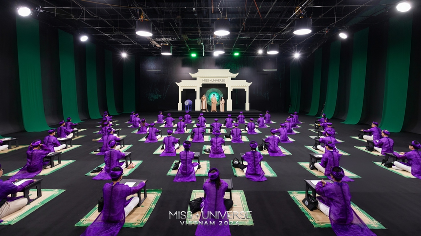 Miss Universe Vietnam 2024: NSX treo thưởng hơn 200 triệu đồng để tìm ra bộ trang phục dân tộc đẹp nhất cho tân Hoa hậu - Ảnh 3. Miss Universe Vietnam 2024: NSX treo thưởng hơn 200 triệu đồng để tìm ra bộ trang phục dân tộc đẹp nhất cho tân Hoa hậu - Ảnh 3.