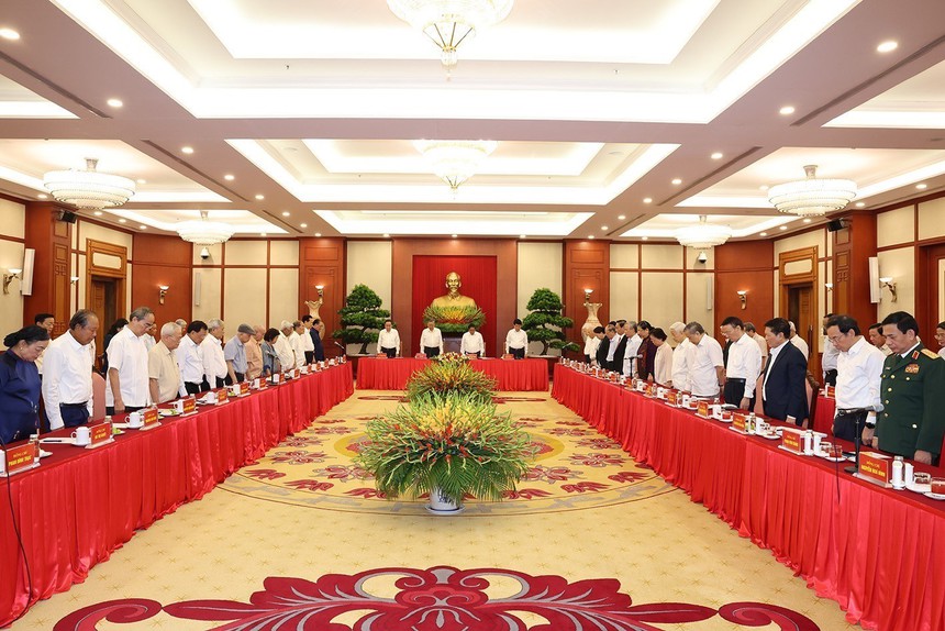 Bộ Chính trị gặp mặt Lãnh đạo, nguyên Lãnh đạo Đảng, Nhà nước - Ảnh 3.