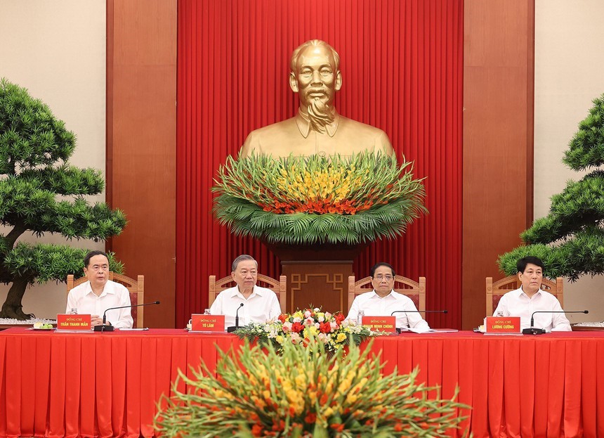 Bộ Chính trị gặp mặt Lãnh đạo, nguyên Lãnh đạo Đảng, Nhà nước - Ảnh 5.