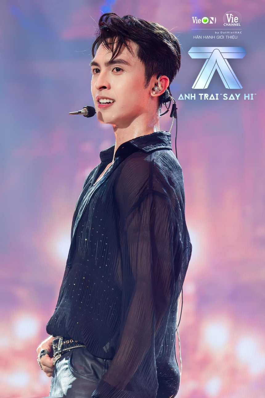 Công Dương: Khi nghệ thuật là con đường “tìm thấy chính mình” - Ảnh 2. Công Dương: Khi nghệ thuật là con đường “tìm thấy chính mình” - Ảnh 2.