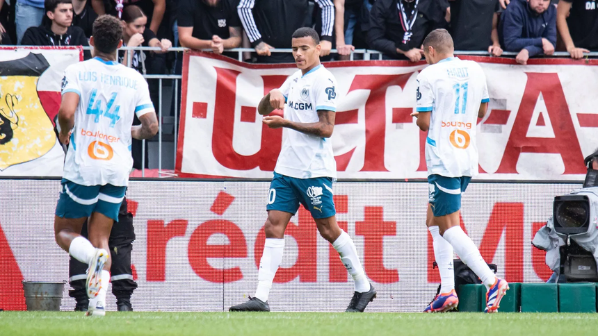 Greenwood lập cú đúp đỉnh cao cho Marseille ngay lần đầu đá chính tại Ligue 1, fan MU tự hào về 'gà nòi' - Ảnh 1. Greenwood lập cú đúp đỉnh cao cho Marseille ngay lần đầu đá chính tại Ligue 1, fan MU tự hào về 'gà nòi' - Ảnh 1.