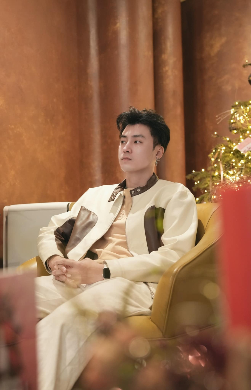 Tình địch nhắn Chải 'Đi giữa trời rực rỡ': 'Không sợ kẻ địch mạnh nhưng lỡ kẻ địch quá mạnh thì sao'? - Ảnh 4. Tình địch nhắn Chải 'Đi giữa trời rực rỡ': 'Không sợ kẻ địch mạnh nhưng lỡ kẻ địch quá mạnh thì sao'? - Ảnh 4.