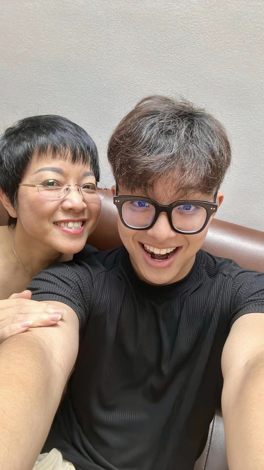 MC Thảo Vân bật khóc khi nghe con trả lời câu hỏi 'nếu mẹ đi thêm bước nữa thì sao'? - Ảnh 3. MC Thảo Vân bật khóc khi nghe con trả lời câu hỏi 'nếu mẹ đi thêm bước nữa thì sao'? - Ảnh 3.