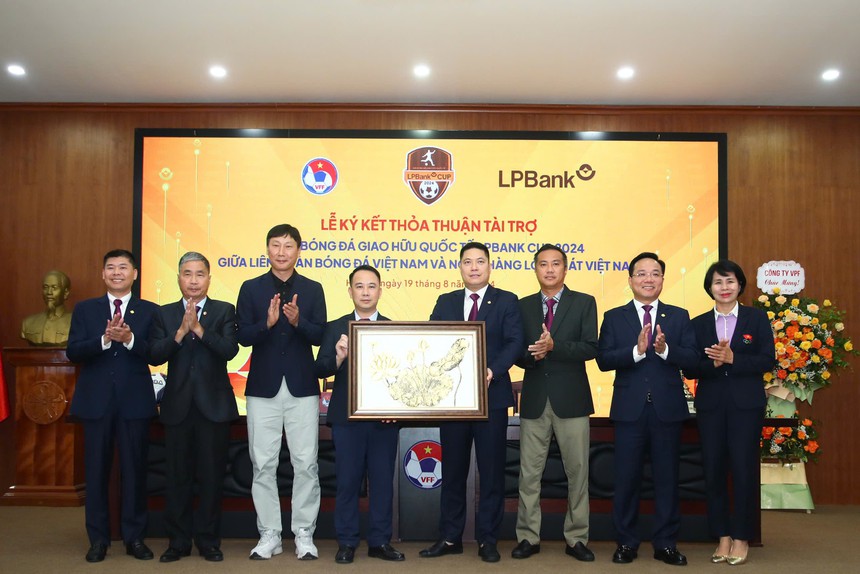 Đội tuyển Việt Nam sắp đọ sức với Thái Lan và Nga ở sân Mỹ Đình - Ảnh 2. Đội tuyển Việt Nam sắp đọ sức với Thái Lan và Nga ở sân Mỹ Đình - Ảnh 2.