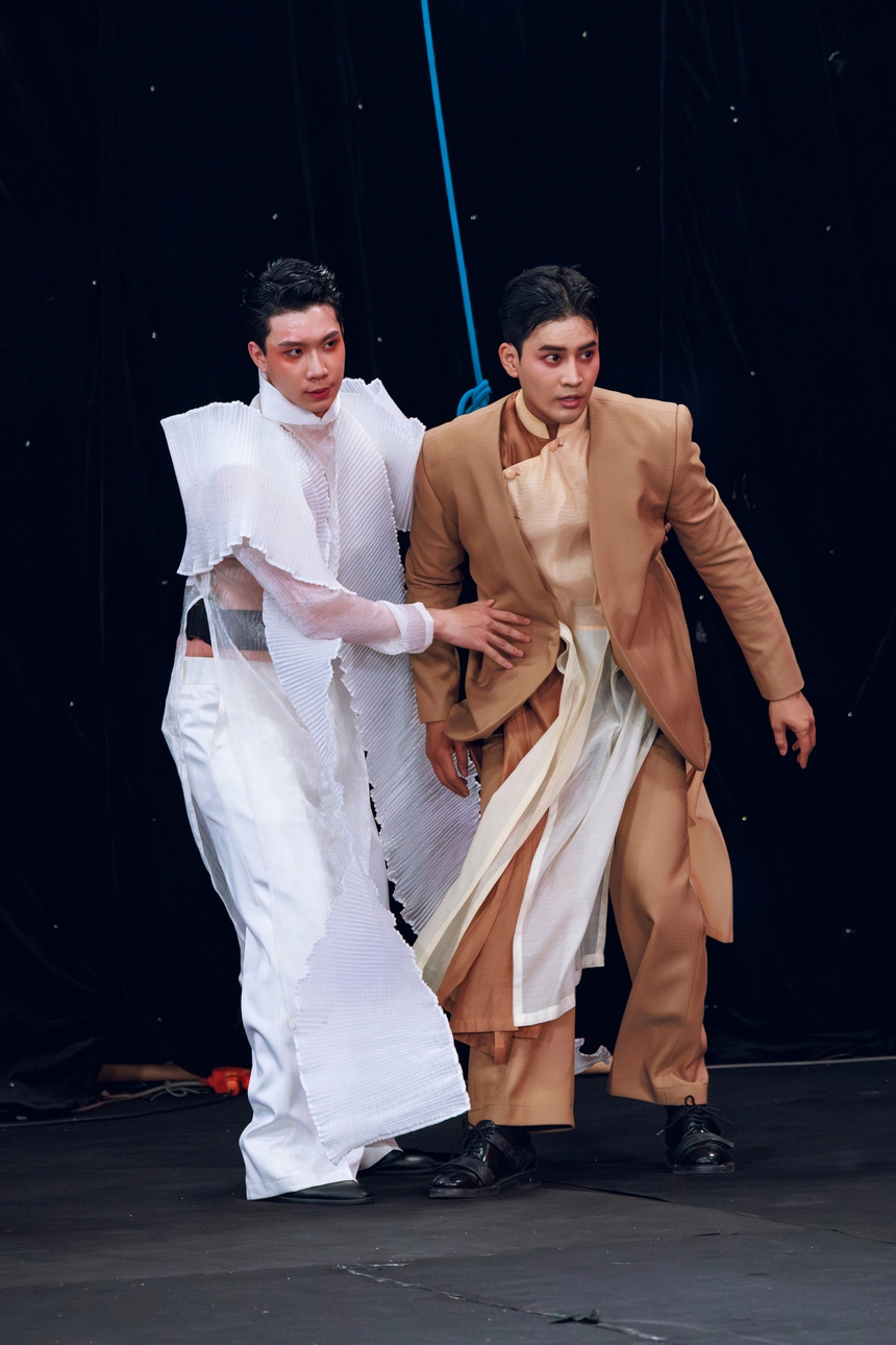 Hoàng Thùy bật khóc khi Đoàn Bảo Ân dừng chân ở Quý ông hoàn mỹ 2024 - Ảnh 2. Hoàng Thùy bật khóc khi Đoàn Bảo Ân dừng chân ở Quý ông hoàn mỹ 2024 - Ảnh 2.