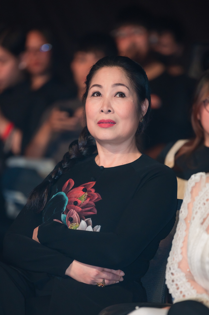 MC Quyền Linh trở lại điện ảnh sau hơn 20 năm với phim "Hai Muối" - Ảnh 2. MC Quyền Linh trở lại điện ảnh sau hơn 20 năm với phim "Hai Muối" - Ảnh 2.