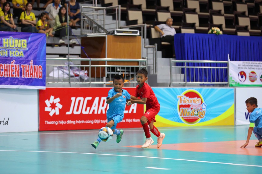 Xác định 4 đội vào vòng bán kết giải U9 toàn quốc Toyota Cup 2024 - Ảnh 2. Xác định 4 đội vào vòng bán kết giải U9 toàn quốc Toyota Cup 2024 - Ảnh 2.