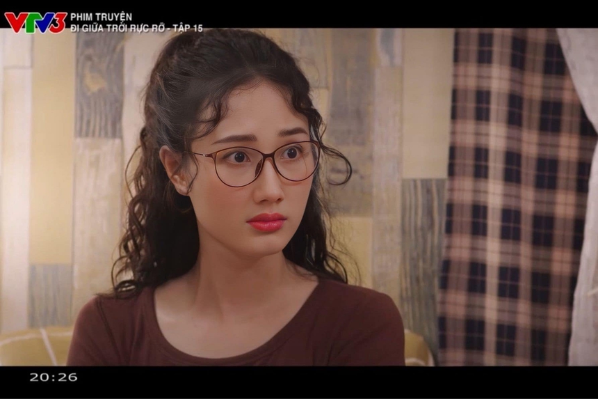 Sinh viên Kinh tế chia tiền chuẩn từng nghìn trong 'Đi giữa trời rực rỡ' là ai? - Ảnh 1.